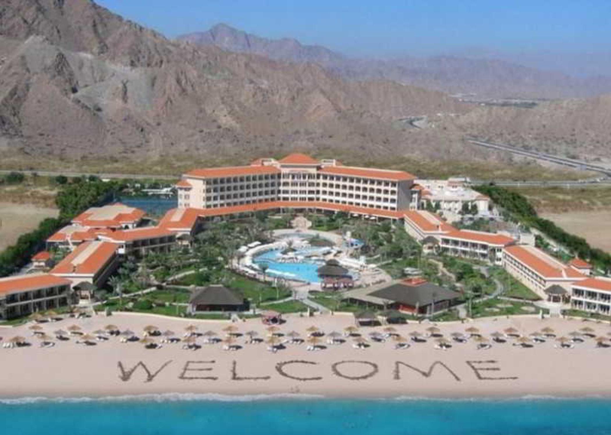 Fujairah rotana resort. Фуджейра ротана Резорт. Отель Fujairah Rotana Resort & Spa. Fujairah Rotana Resort 5*. Эмират Эль-Фуджайра.